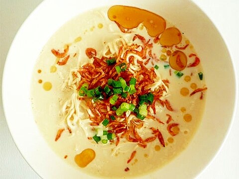 鹹豆漿風　豆腐干絲の豆乳スープ